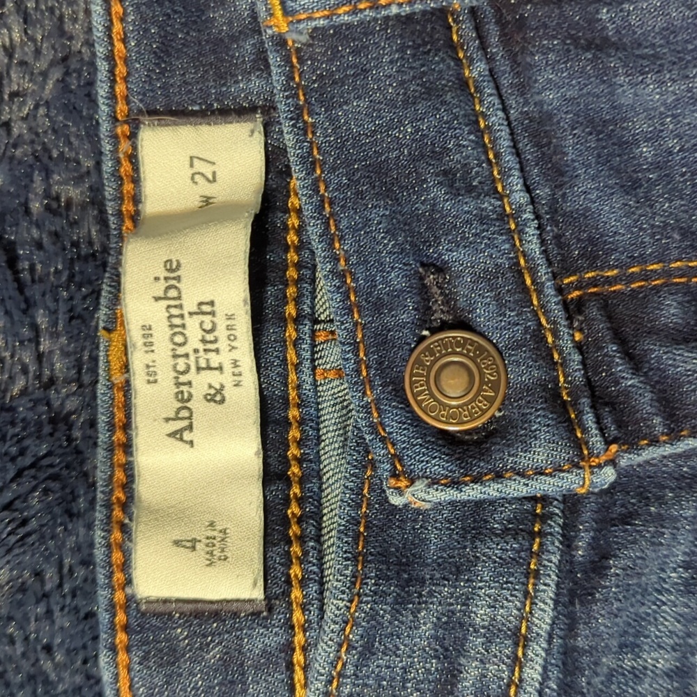 Shorts - Picture 4 of 4